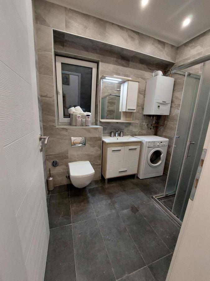 La Luna - Free Private Parking Apartment *
