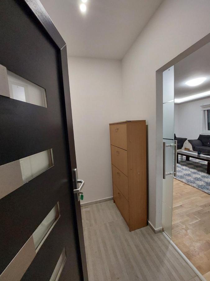 La Luna - Free Private Parking Apartment
